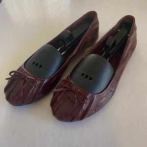 ELLEMENNO Rouch Maroon Patent Flats Size 7 1/2